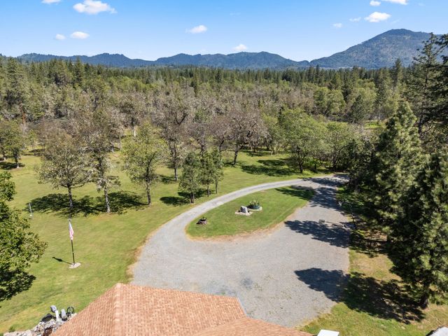 2802 Russell Road, Merlin, OR 97532