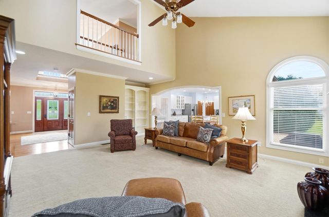 6177 Heritage Lakes Drive, Hilliard, OH 43026