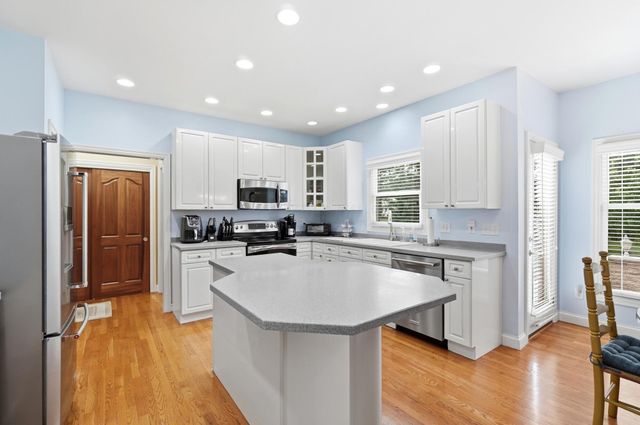 6177 Heritage Lakes Drive, Hilliard, OH 43026