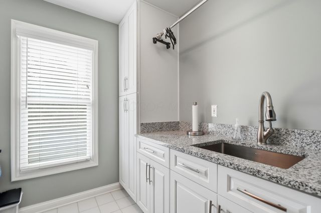 6177 Heritage Lakes Drive, Hilliard, OH 43026