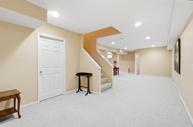 6177 Heritage Lakes Drive, Hilliard, OH 43026