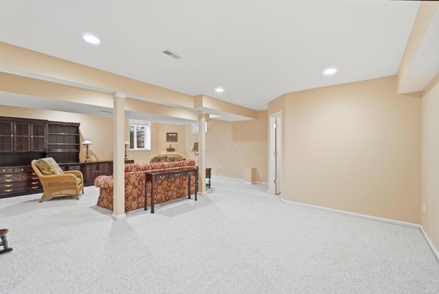 6177 Heritage Lakes Drive, Hilliard, OH 43026