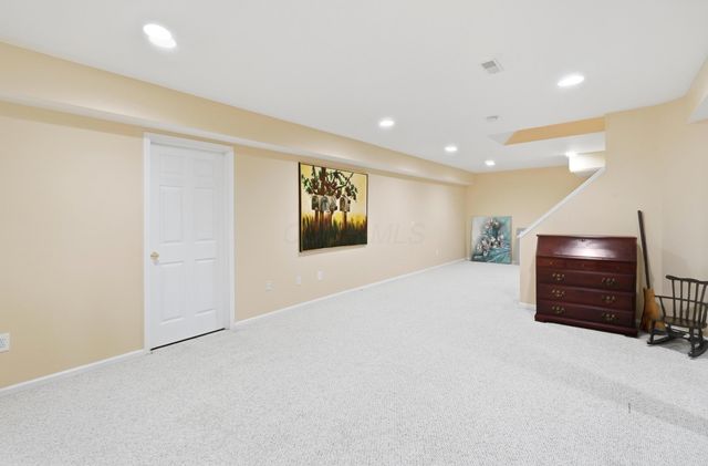 6177 Heritage Lakes Drive, Hilliard, OH 43026