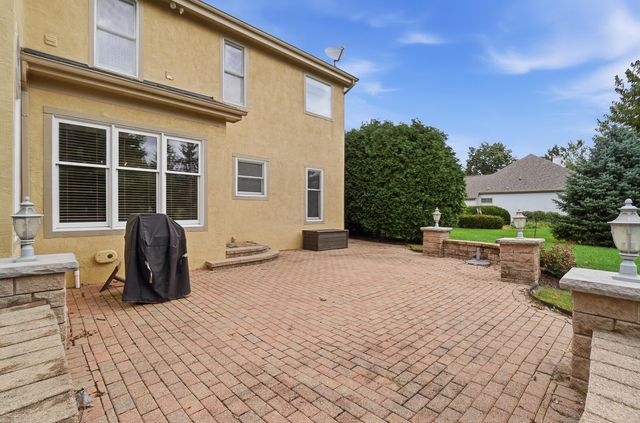 6177 Heritage Lakes Drive, Hilliard, OH 43026