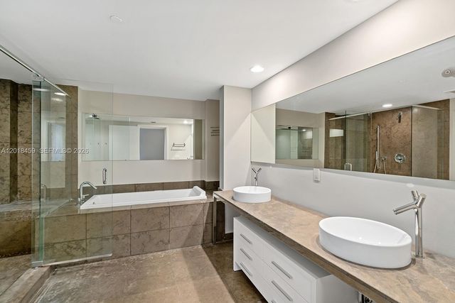 495 Brickell Ave 2703, Miami, FL 33131