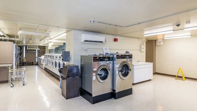3550 N Lake Shore Drive 301, Chicago, IL 60657