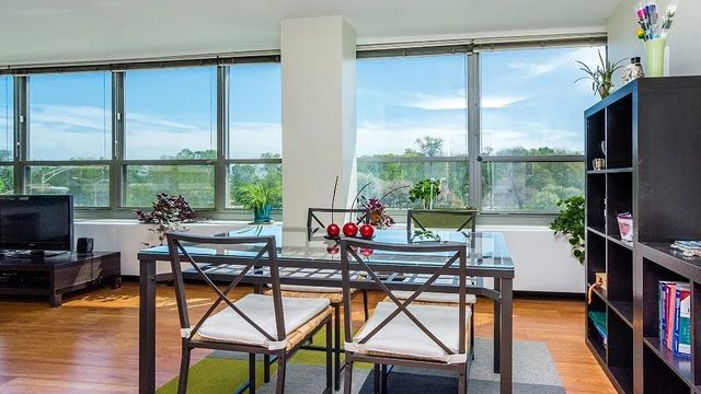 3550 N Lake Shore Drive 301, Chicago, IL 60657