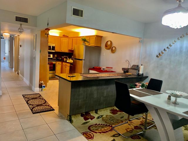 1116 Green Pine Boulevard G1, West Palm Beach, FL 33409