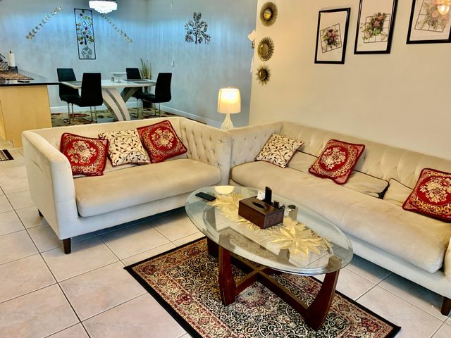 1116 Green Pine Boulevard G1, West Palm Beach, FL 33409