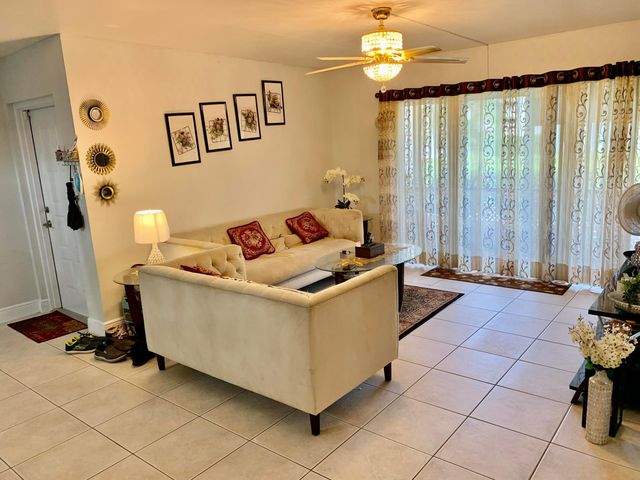 1116 Green Pine Boulevard G1, West Palm Beach, FL 33409