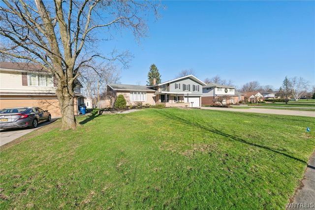 40 Tristan Lane, Amherst, NY 14221