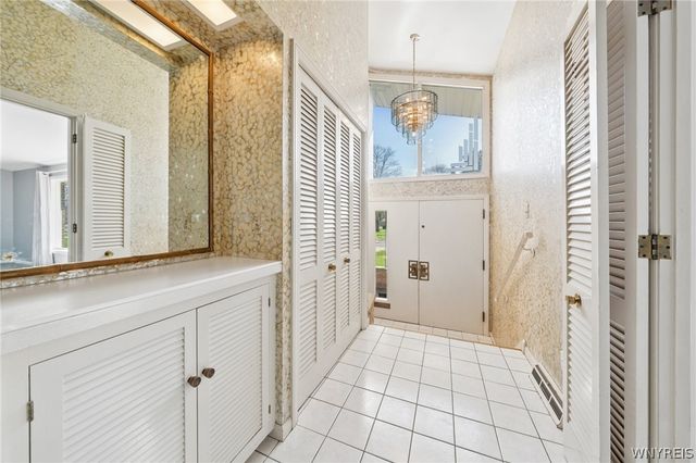 40 Tristan Lane, Amherst, NY 14221