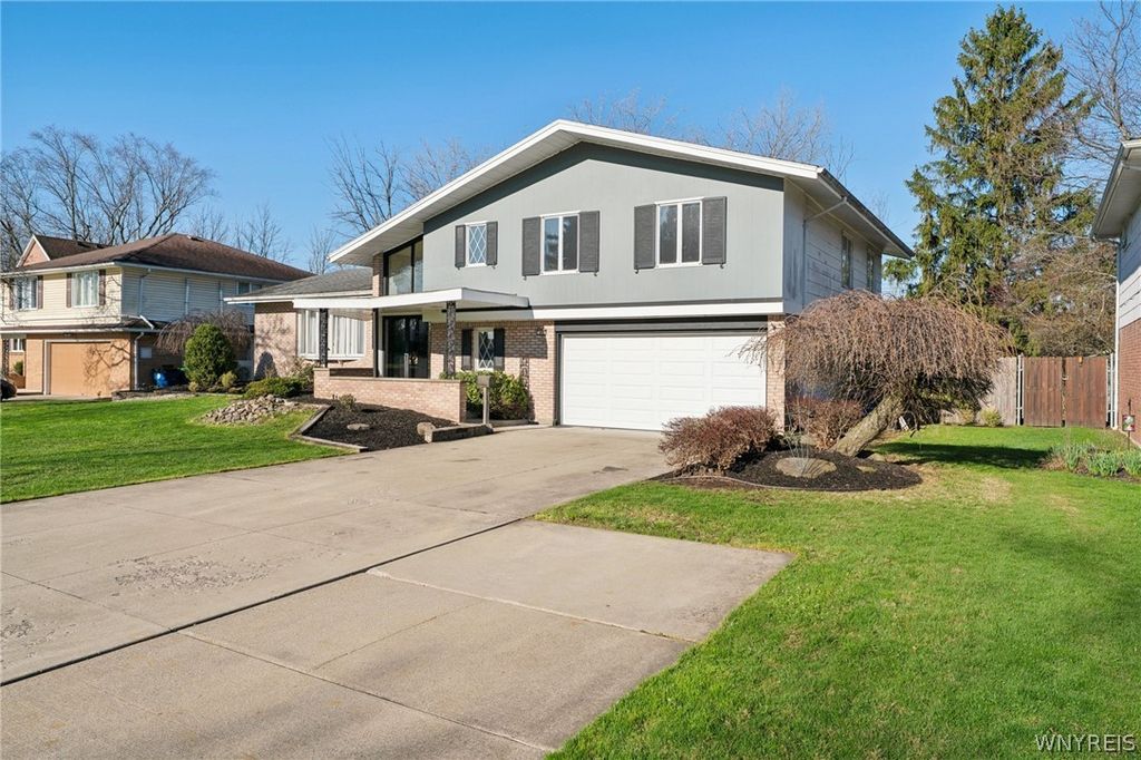 40 Tristan Lane, Amherst, NY 14221
