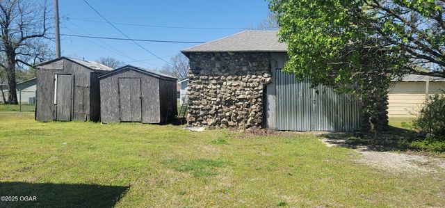 906 Mineral Street, Galena, KS 66739
