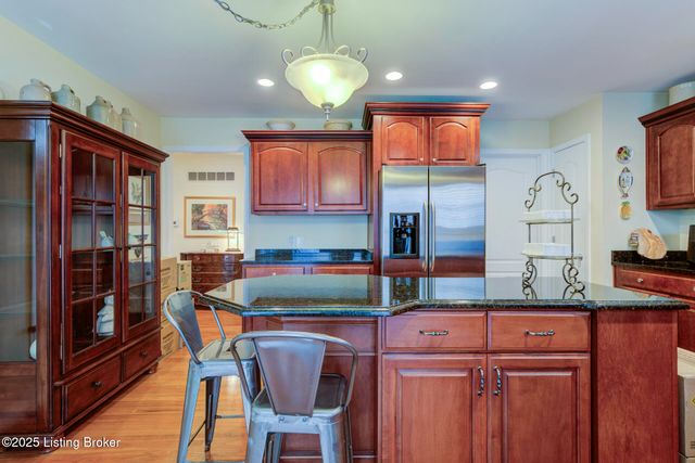 4237 Pleasant Glen Dr, Louisville, KY 40299