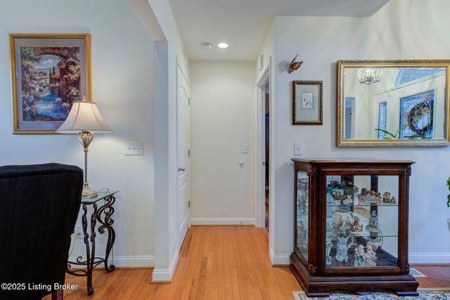 4237 Pleasant Glen Dr, Louisville, KY 40299