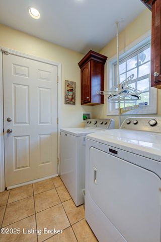 4237 Pleasant Glen Dr, Louisville, KY 40299