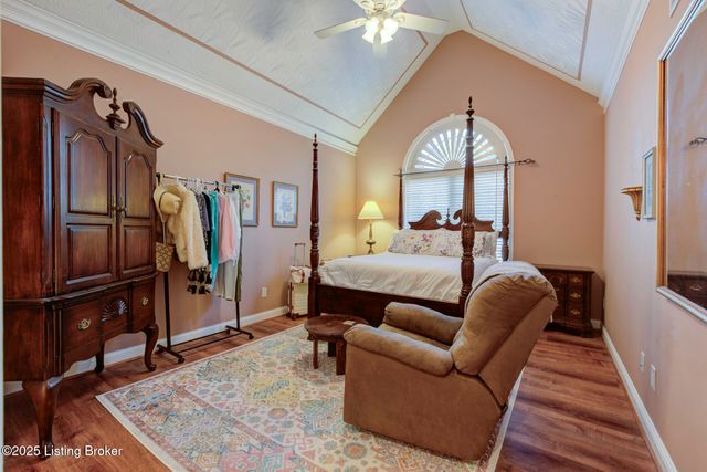 4237 Pleasant Glen Dr, Louisville, KY 40299