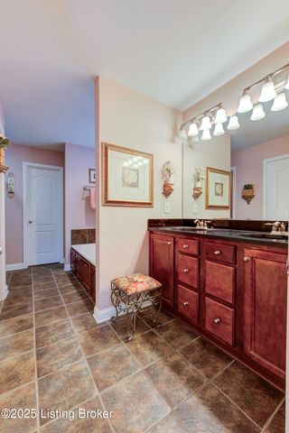 4237 Pleasant Glen Dr, Louisville, KY 40299