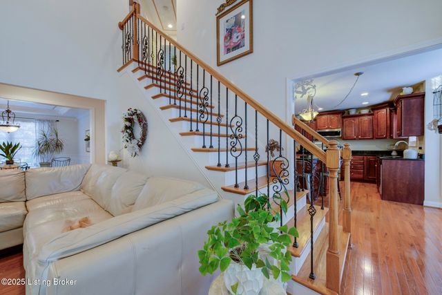 4237 Pleasant Glen Dr, Louisville, KY 40299