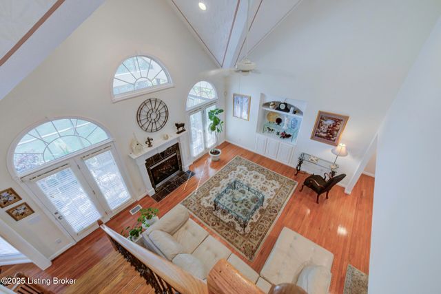 4237 Pleasant Glen Dr, Louisville, KY 40299