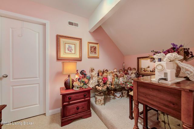 4237 Pleasant Glen Dr, Louisville, KY 40299