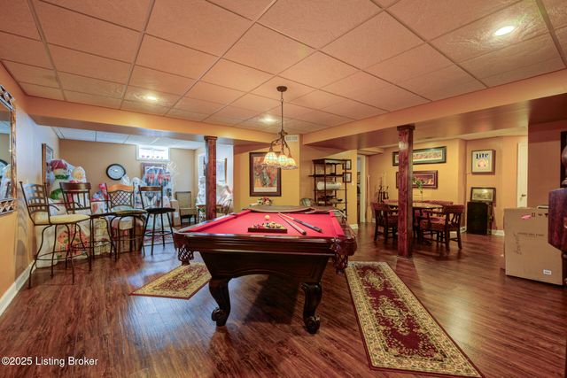 4237 Pleasant Glen Dr, Louisville, KY 40299