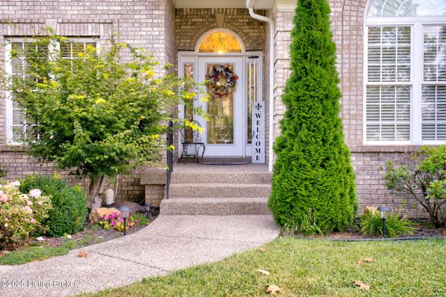 4237 Pleasant Glen Dr, Louisville, KY 40299