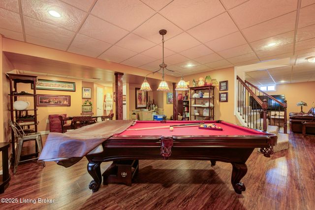 4237 Pleasant Glen Dr, Louisville, KY 40299