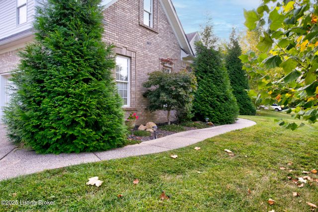 4237 Pleasant Glen Dr, Louisville, KY 40299