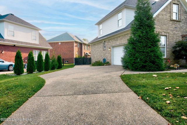 4237 Pleasant Glen Dr, Louisville, KY 40299