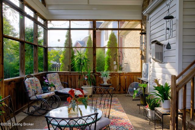 4237 Pleasant Glen Dr, Louisville, KY 40299