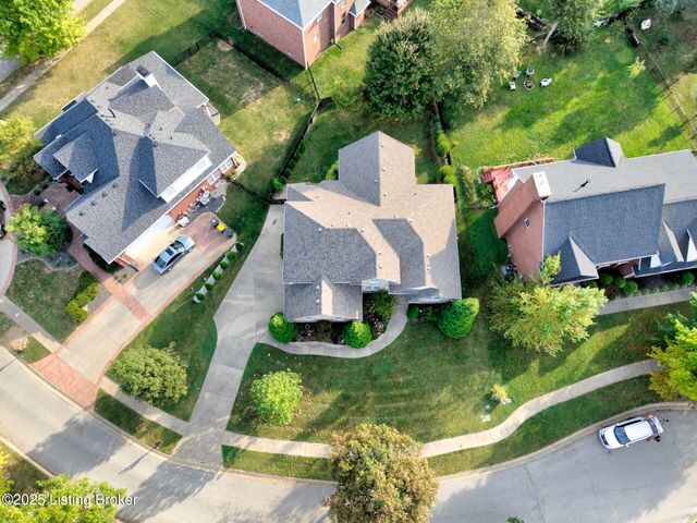 4237 Pleasant Glen Dr, Louisville, KY 40299