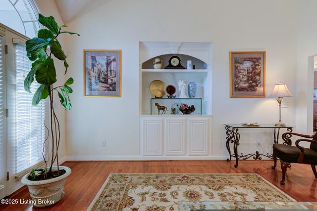 4237 Pleasant Glen Dr, Louisville, KY 40299