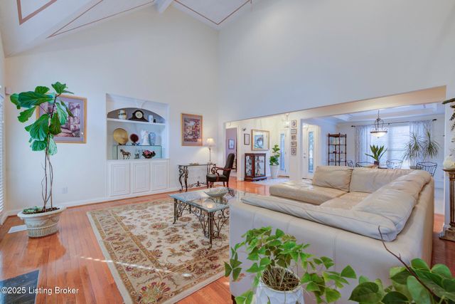 4237 Pleasant Glen Dr, Louisville, KY 40299