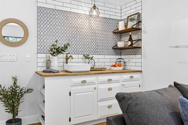 817 BANNOCKBURN AVENUE, Temple Terrace, FL 33617