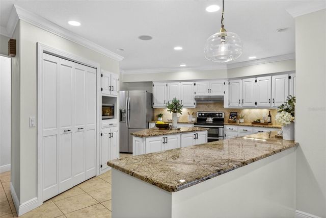 817 BANNOCKBURN AVENUE, Temple Terrace, FL 33617