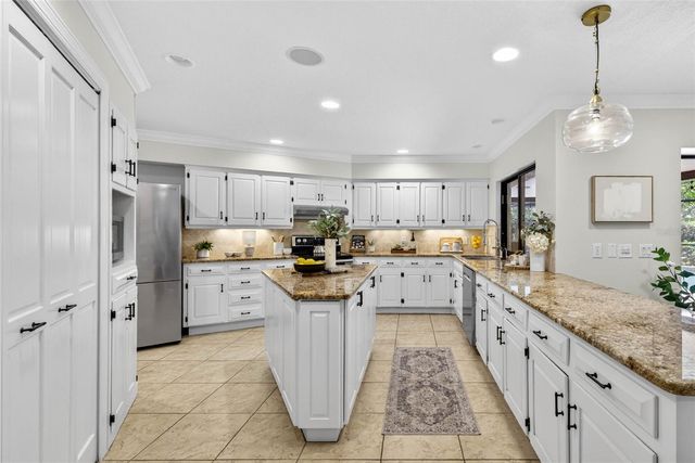 817 BANNOCKBURN AVENUE, Temple Terrace, FL 33617