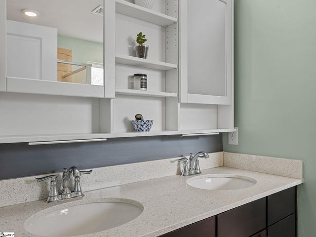 420 Fieldsview Lane, Simpsonville, SC 29681