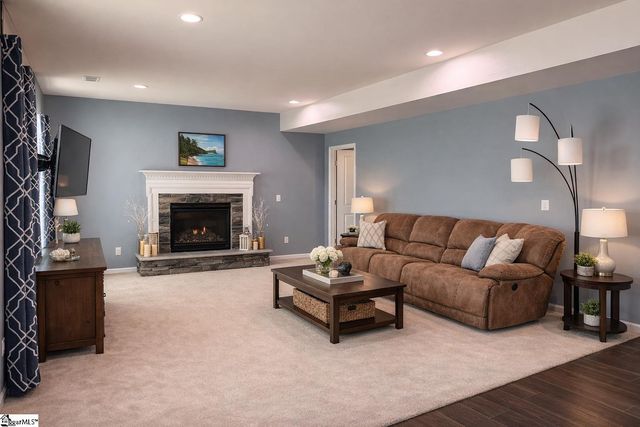 420 Fieldsview Lane, Simpsonville, SC 29681