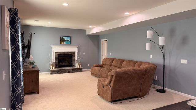 420 Fieldsview Lane, Simpsonville, SC 29681