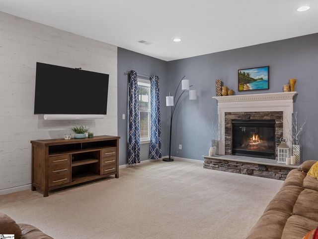 420 Fieldsview Lane, Simpsonville, SC 29681