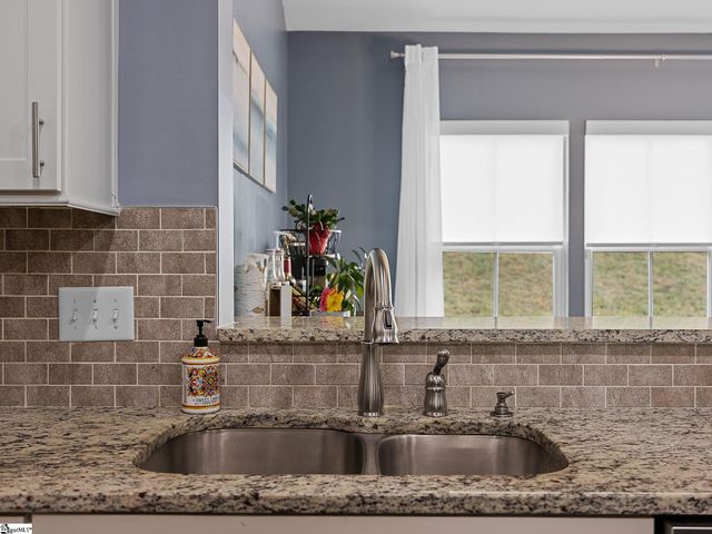 420 Fieldsview Lane, Simpsonville, SC 29681