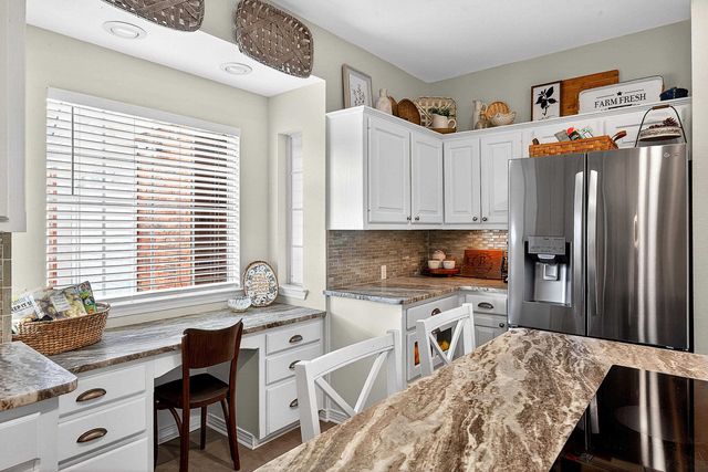 355 Honeysuckle Ln., Longview, TX 75605