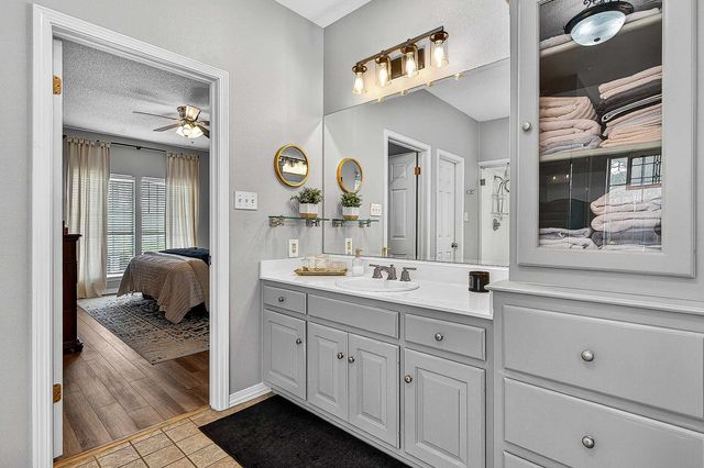 355 Honeysuckle Ln., Longview, TX 75605