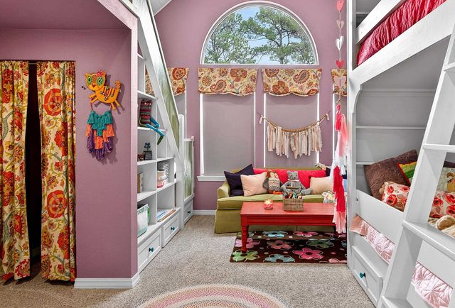 355 Honeysuckle Ln., Longview, TX 75605