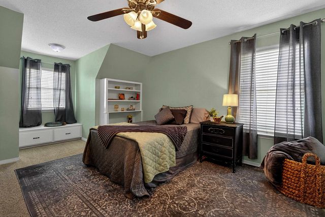 355 Honeysuckle Ln., Longview, TX 75605