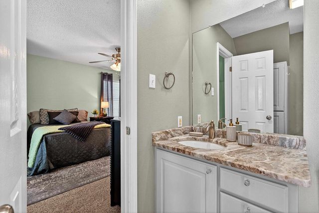 355 Honeysuckle Ln., Longview, TX 75605