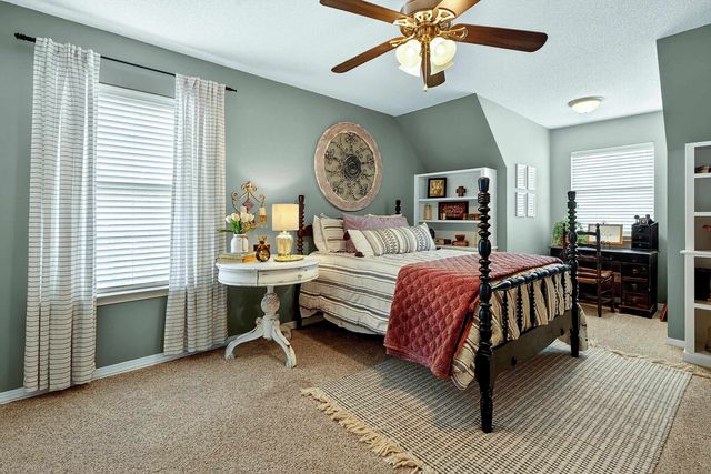 355 Honeysuckle Ln., Longview, TX 75605