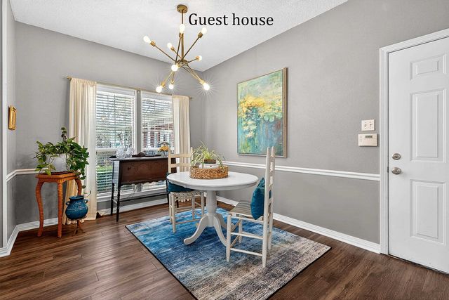 355 Honeysuckle Ln., Longview, TX 75605